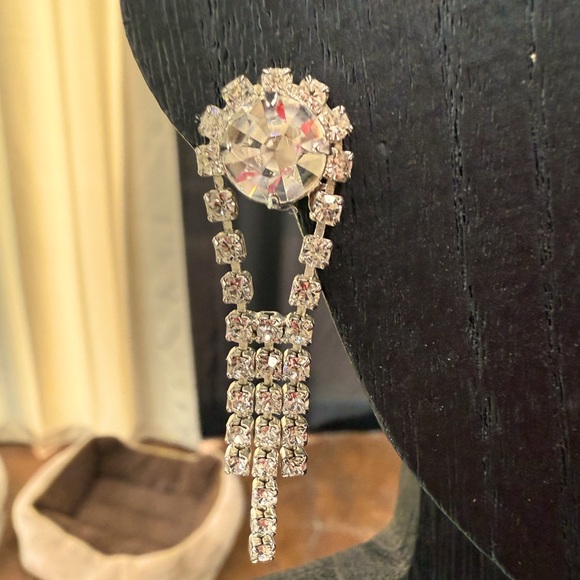 Vintage Clear Rhinestone Earrings triple strand with large center stone - Picture 1 of 5
